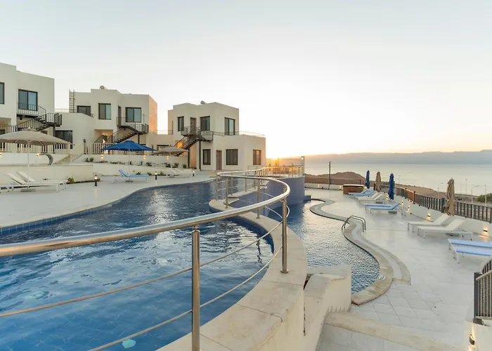 Diamond Palm Hotel & Resort